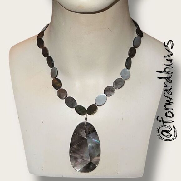 Hand Crafted Mother of Pearl Necklace – 14” Oval Beads with Mosaic Pendant - Picture 3 of 6